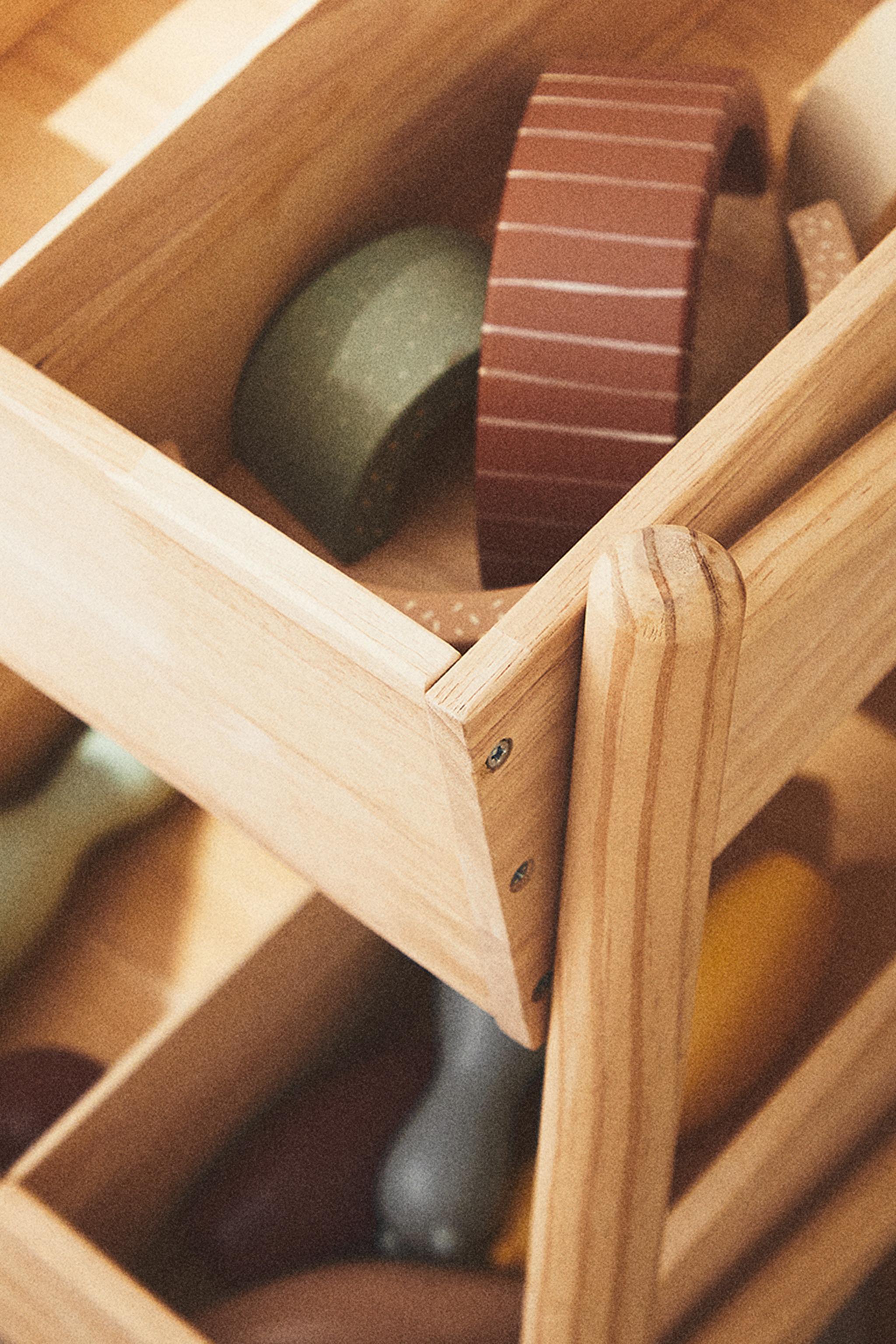 CHILDREN'S DRAWER SHELF UNIT